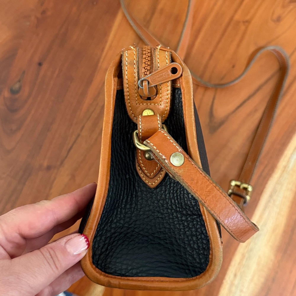 Vintage Dooney & Bourke Crossbody Bag Black & British Tan All Weather Leather - Picture 5 of 9